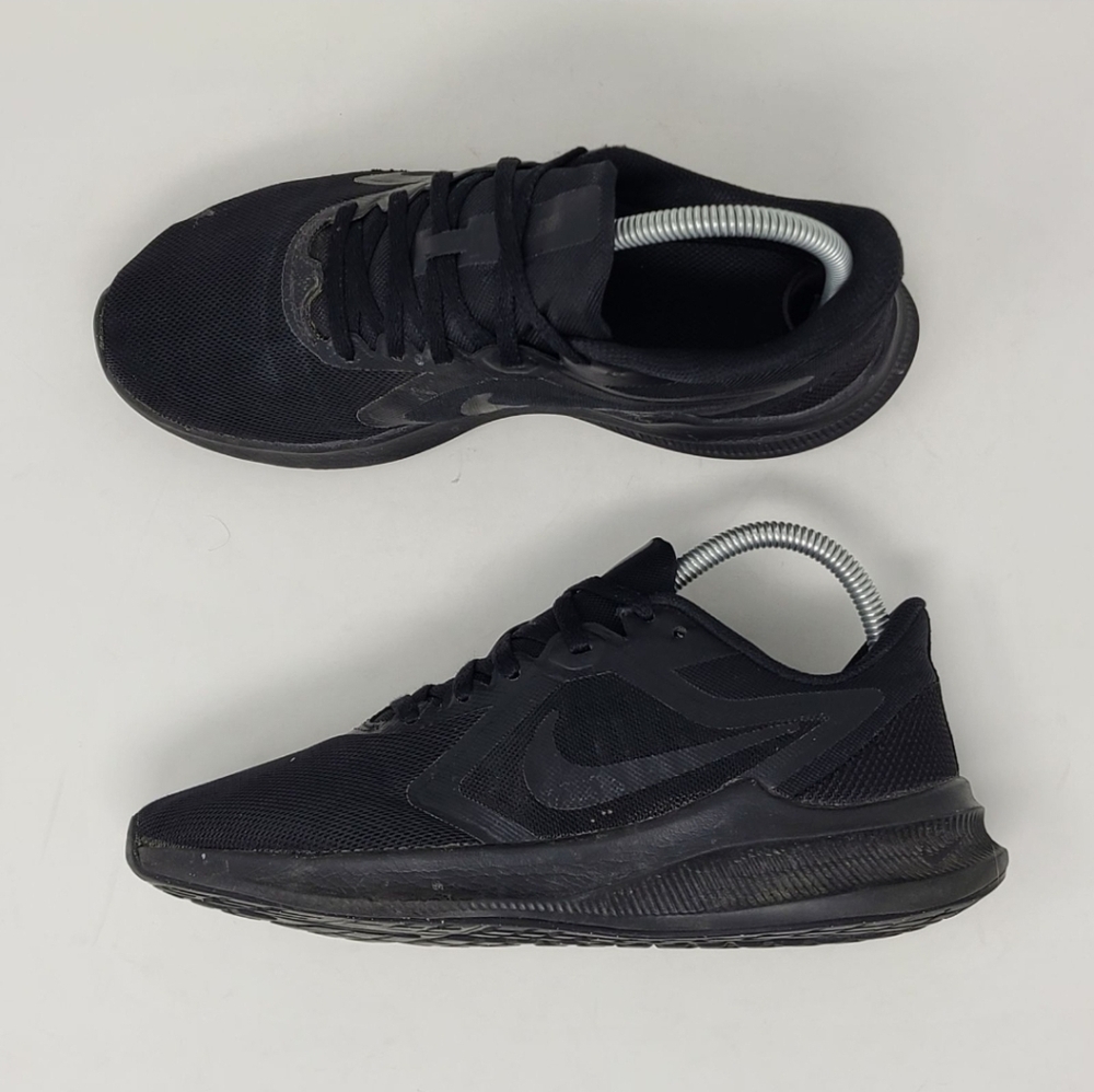 Nike Womens Downshifter 10 CI9984-003 Black Running Shoes Sneakers Sz 7.5 EUC